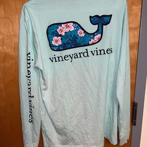 VINEYARD VINES LONG-SLEEVE (NEVER BEFORE WORN) Size: M Color: Blue